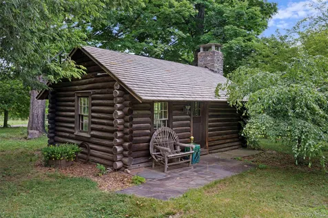 1389 Route 212 Saugerties NY 12477