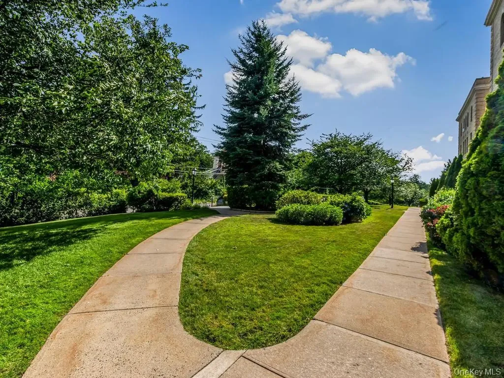 43 Calton Road New Rochelle NY 10804