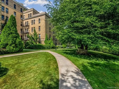 43 Calton Road New Rochelle NY 10804