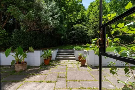 164 S Mountain Road New City NY 10956