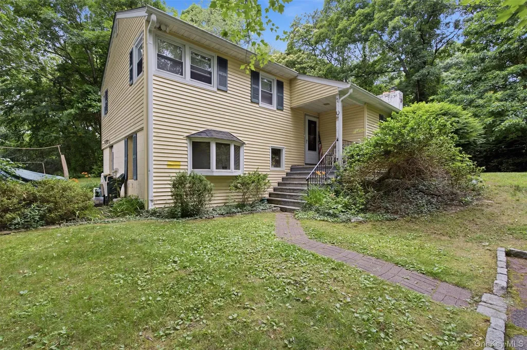 4 Lorraine Road South Salem NY 10590