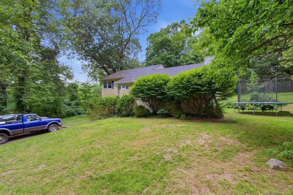 4 Lorraine Road South Salem NY 10590