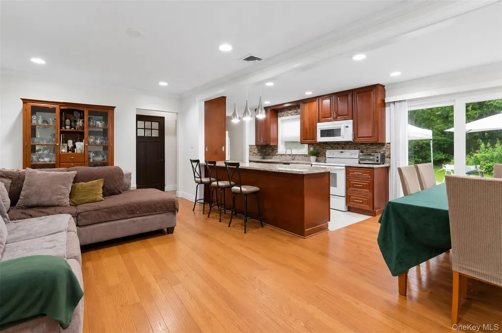 4 Lorraine Road South Salem NY 10590