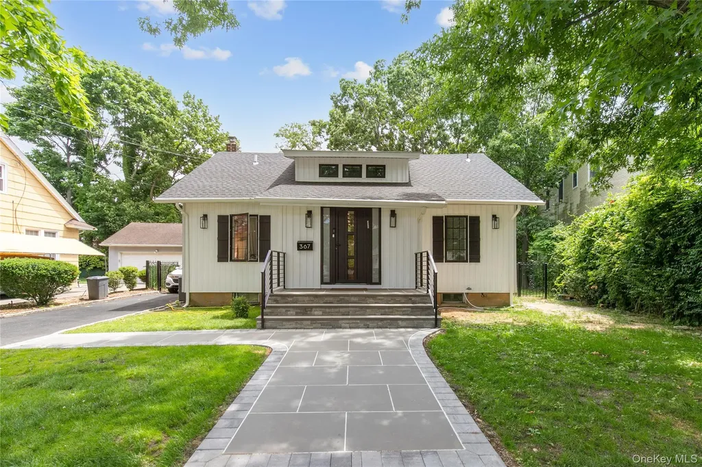 367 Summit Avenue Cedarhurst NY 11516