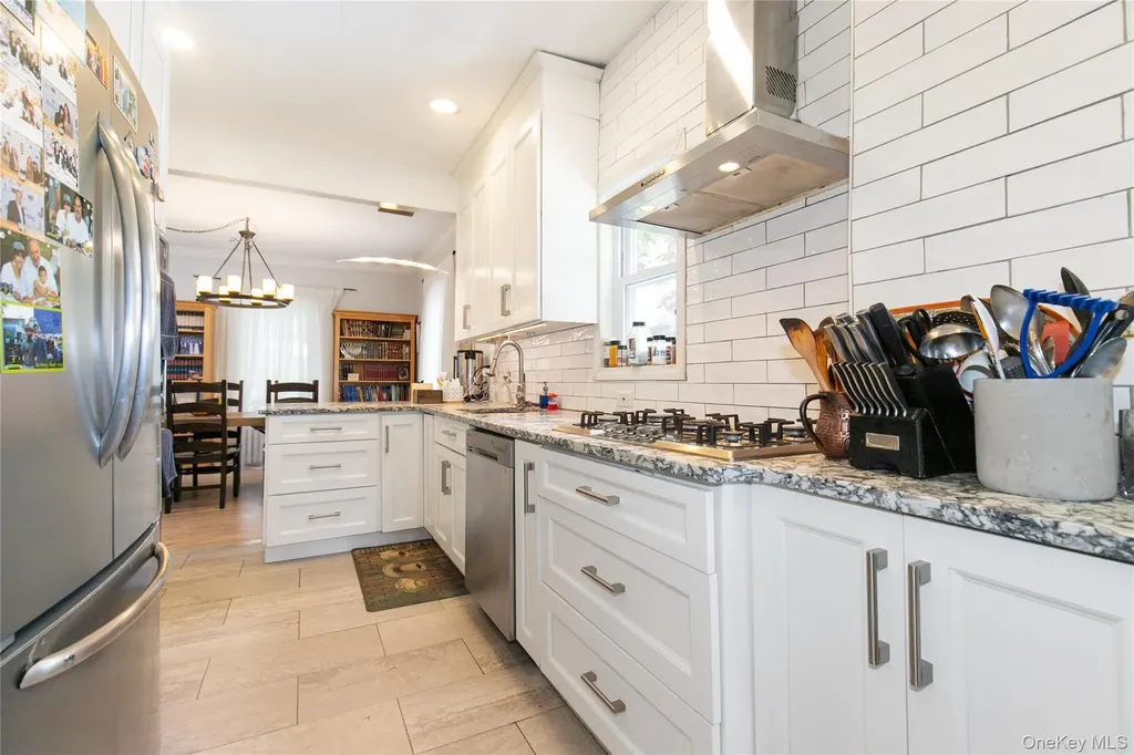367 Summit Avenue Cedarhurst NY 11516