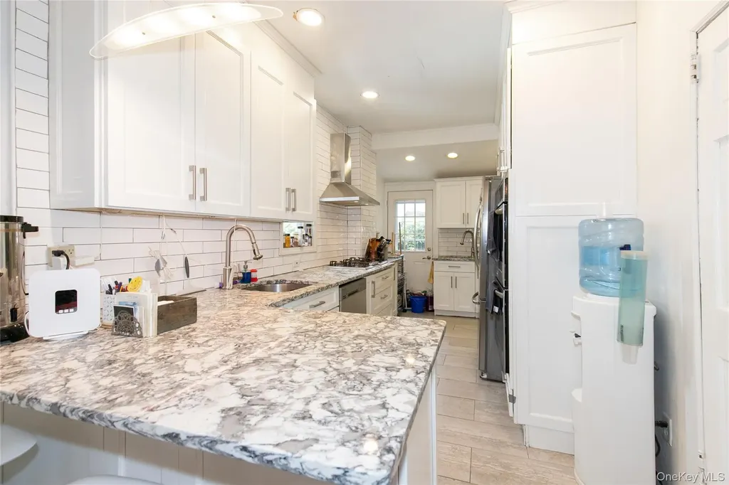 367 Summit Avenue Cedarhurst NY 11516