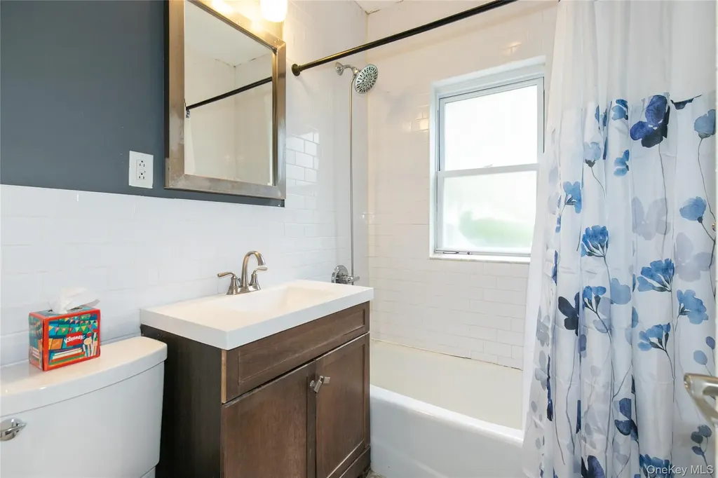 367 Summit Avenue Cedarhurst NY 11516