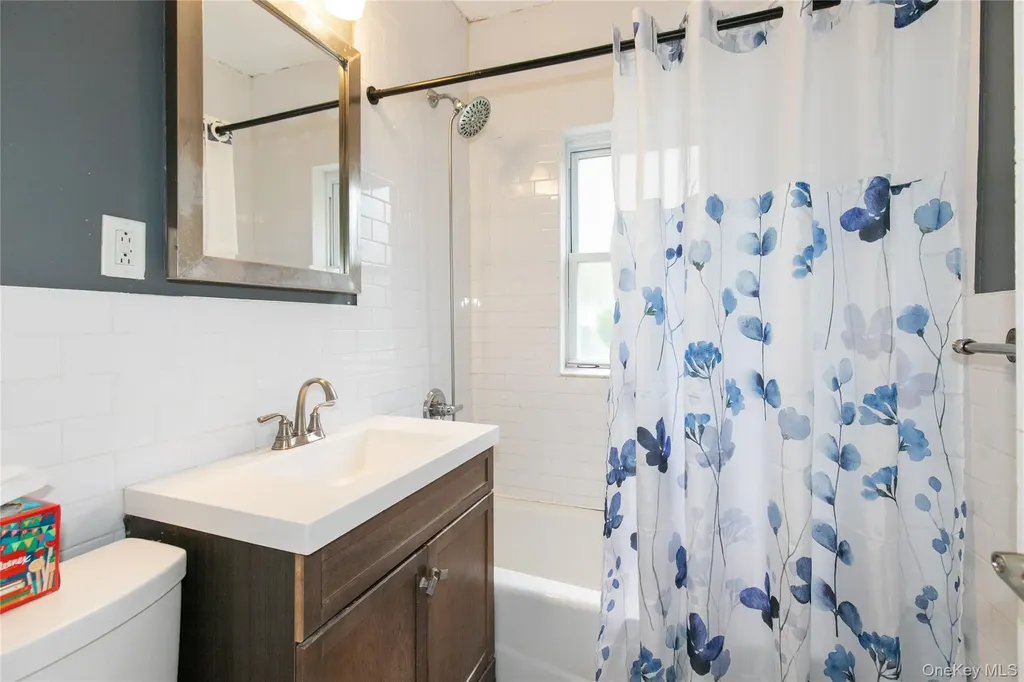 367 Summit Avenue Cedarhurst NY 11516