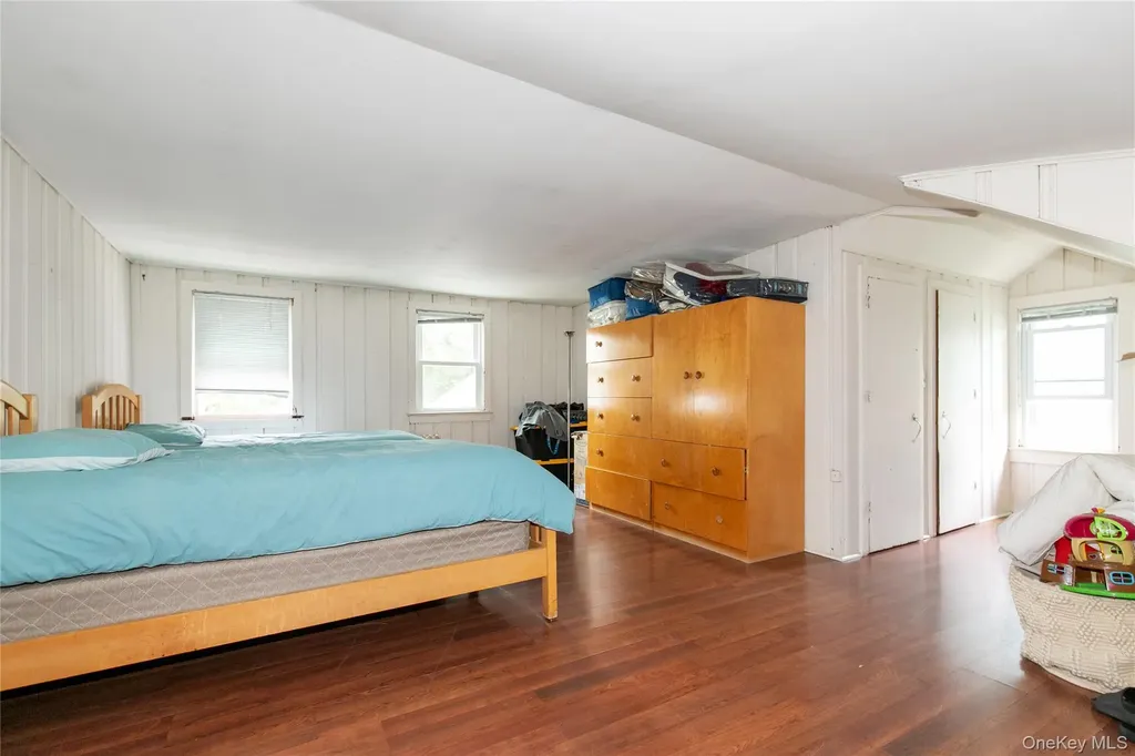 367 Summit Avenue Cedarhurst NY 11516