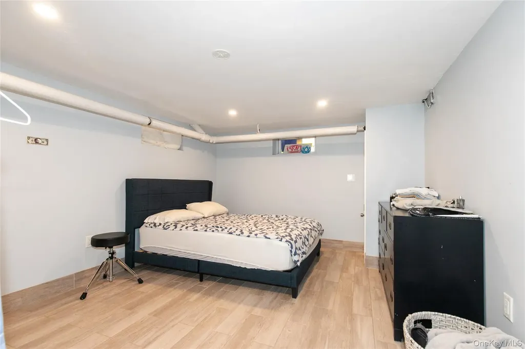 367 Summit Avenue Cedarhurst NY 11516