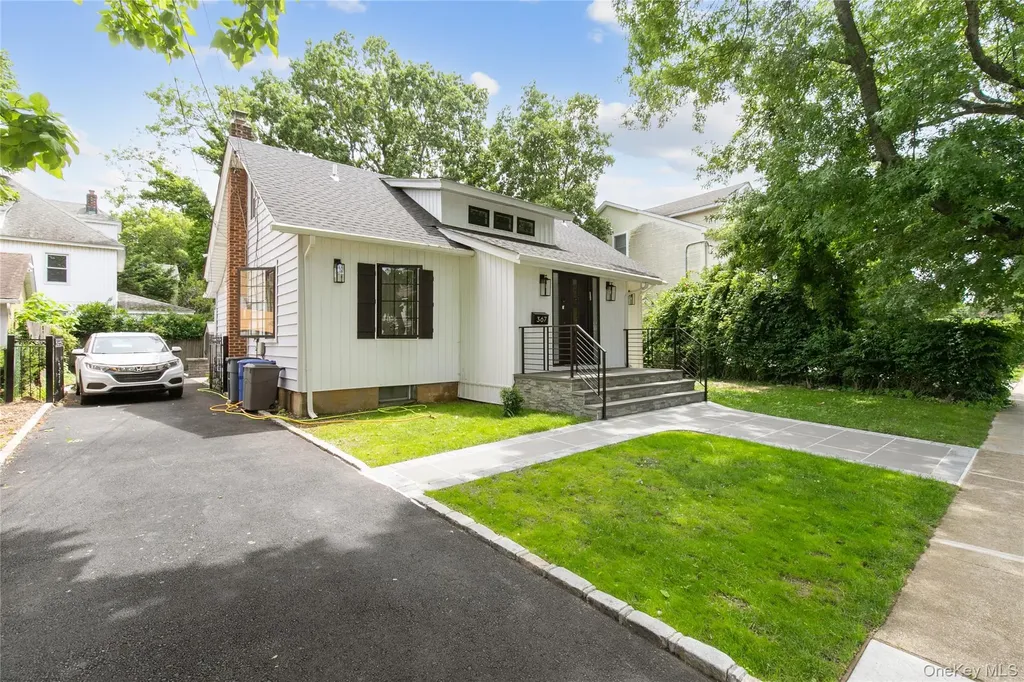 367 Summit Avenue Cedarhurst NY 11516