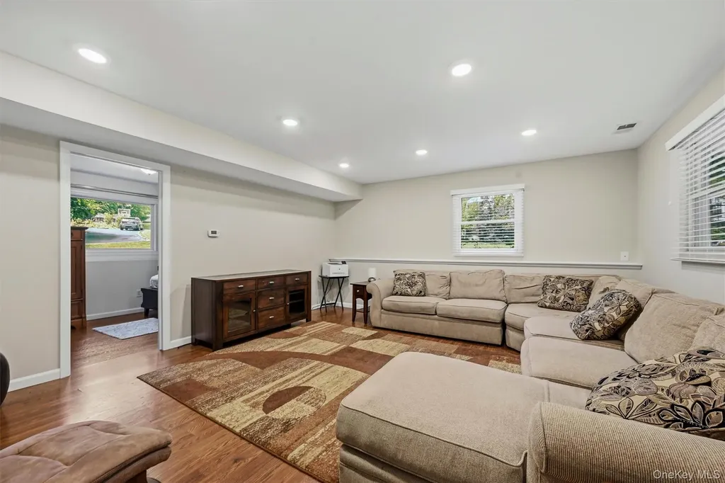 21 Arbor Lane Bardonia NY 10954