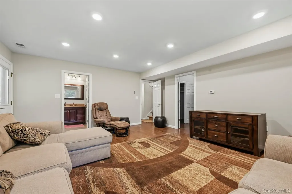 21 Arbor Lane Bardonia NY 10954
