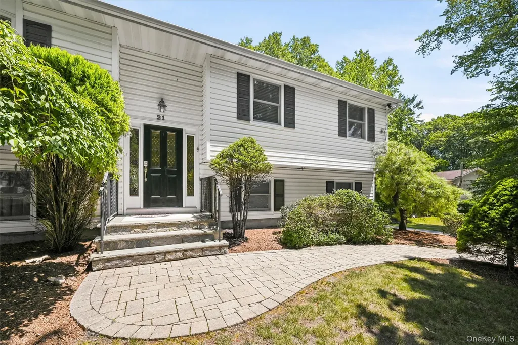 21 Arbor Lane Bardonia NY 10954