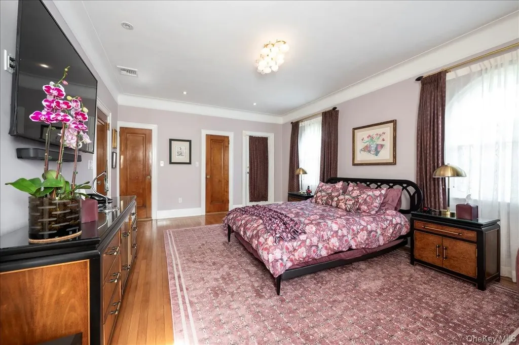 47 E Penn Street Long Beach NY 11561