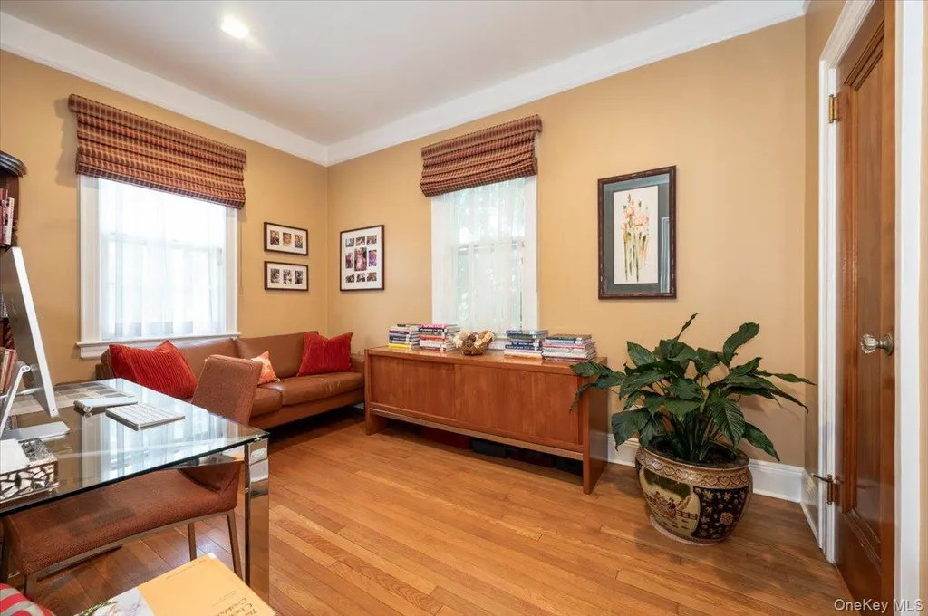 47 E Penn Street Long Beach NY 11561
