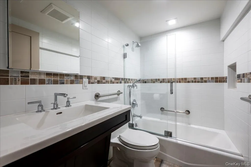 47 E Penn Street Long Beach NY 11561