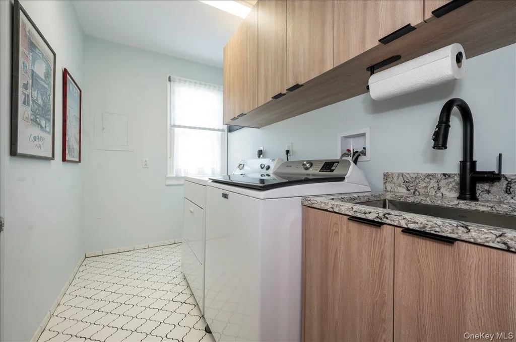 47 E Penn Street Long Beach NY 11561