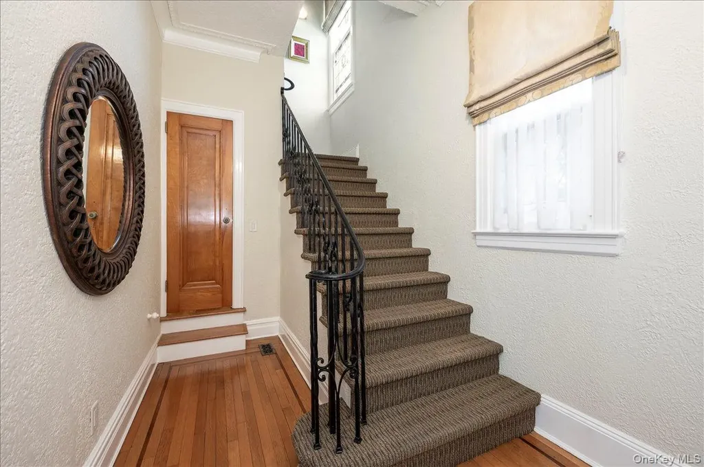 47 E Penn Street Long Beach NY 11561