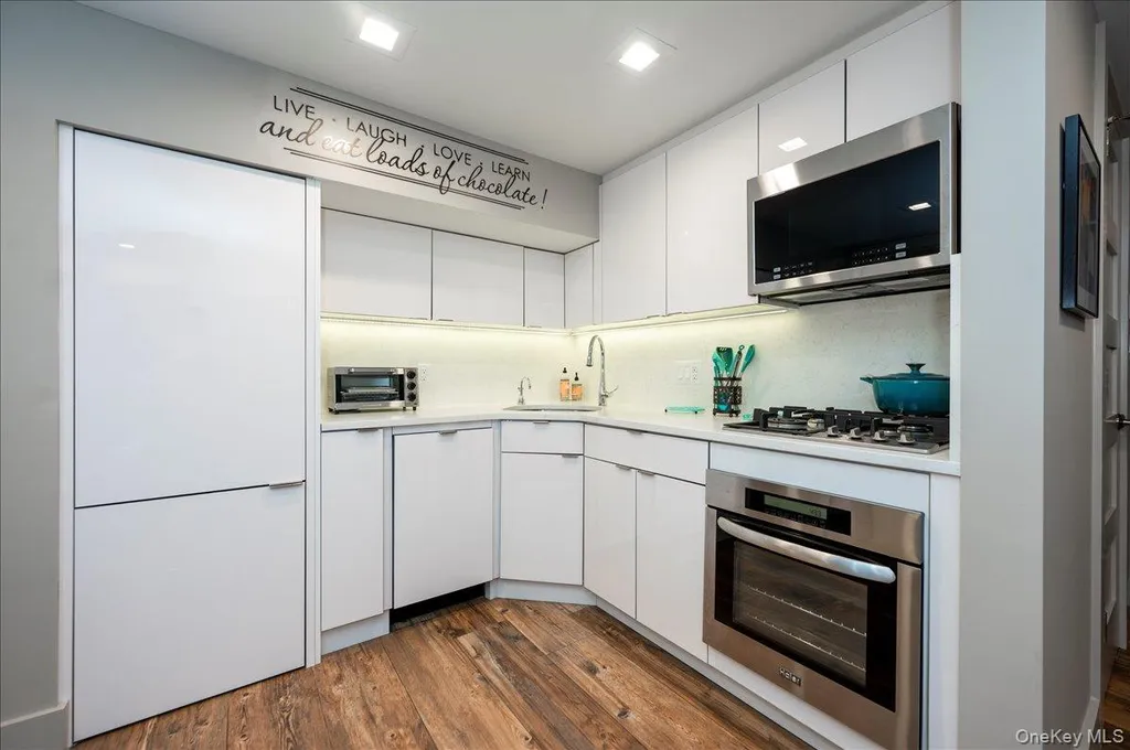 47 E Penn Street Long Beach NY 11561