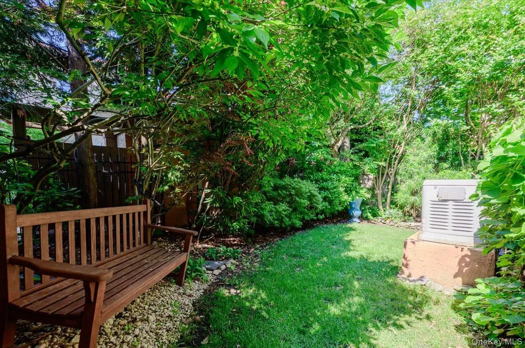 47 E Penn Street Long Beach NY 11561