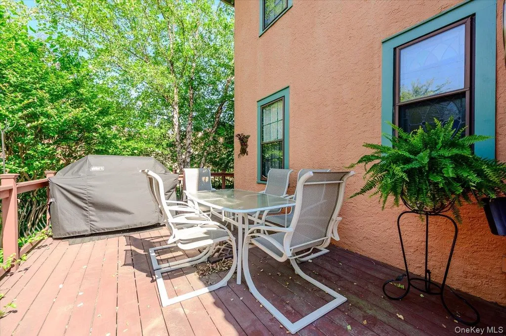 47 E Penn Street Long Beach NY 11561