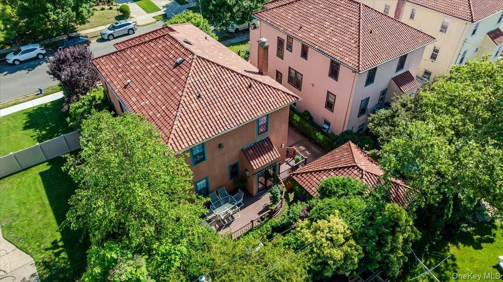 47 E Penn Street Long Beach NY 11561