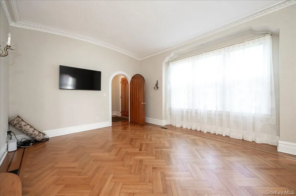 47 E Penn Street Long Beach NY 11561