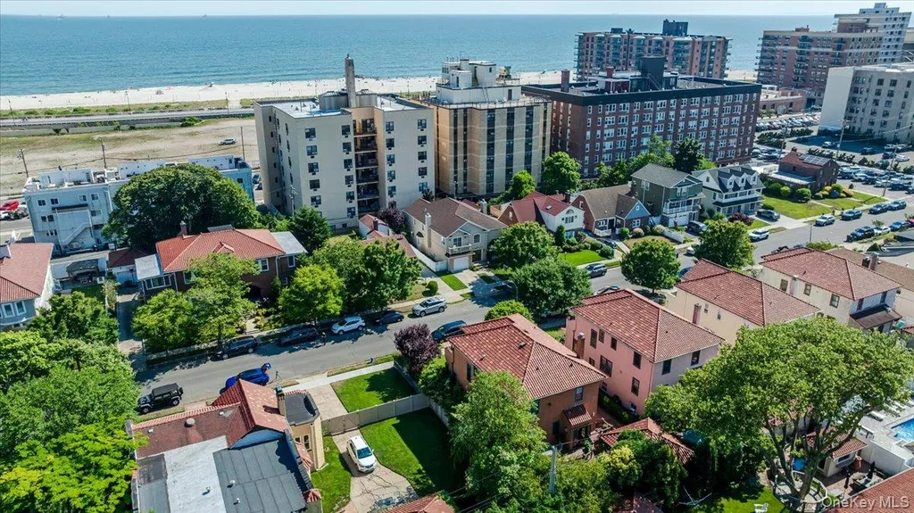 47 E Penn Street Long Beach NY 11561