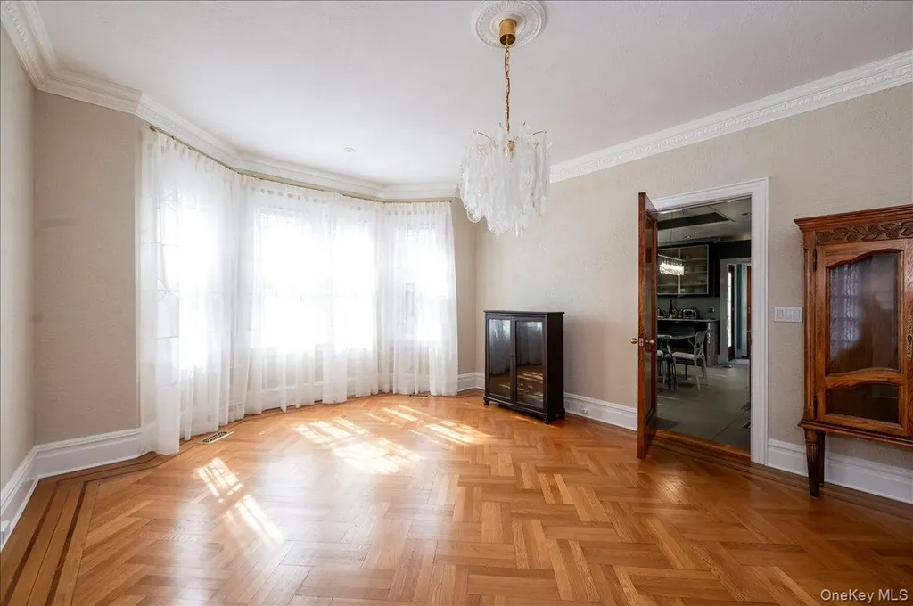 47 E Penn Street Long Beach NY 11561