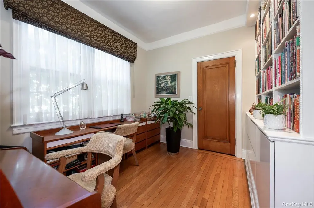 47 E Penn Street Long Beach NY 11561