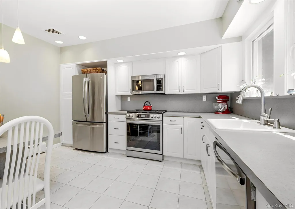 75 Wagg Avenue Malverne NY 11565