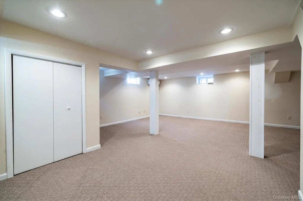 75 Wagg Avenue Malverne NY 11565