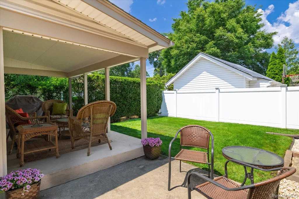 75 Wagg Avenue Malverne NY 11565