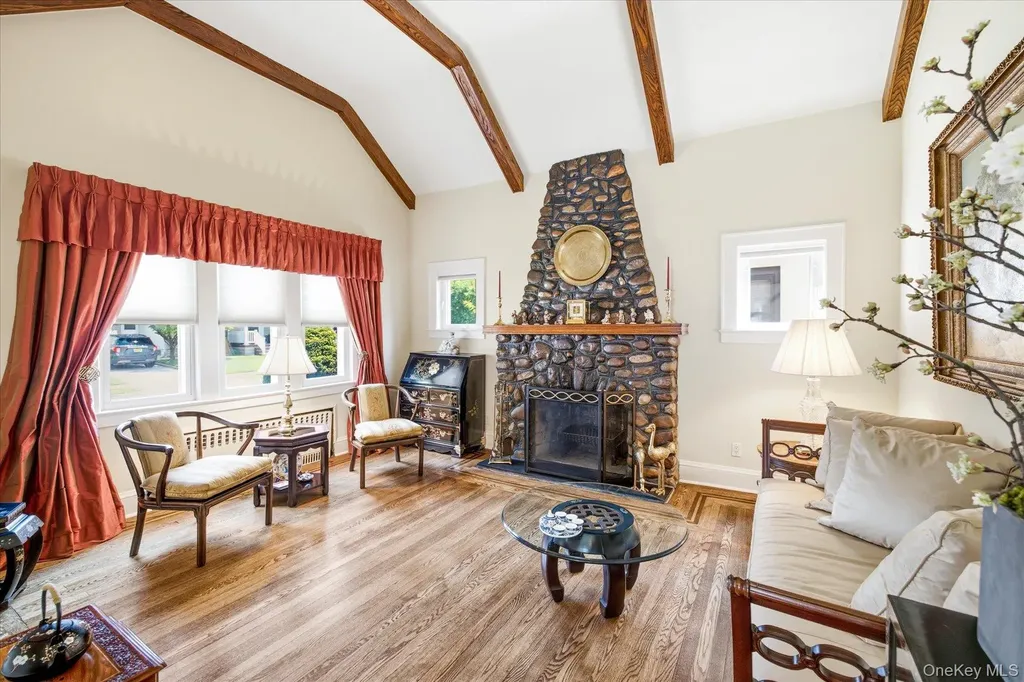 75 Wagg Avenue Malverne NY 11565