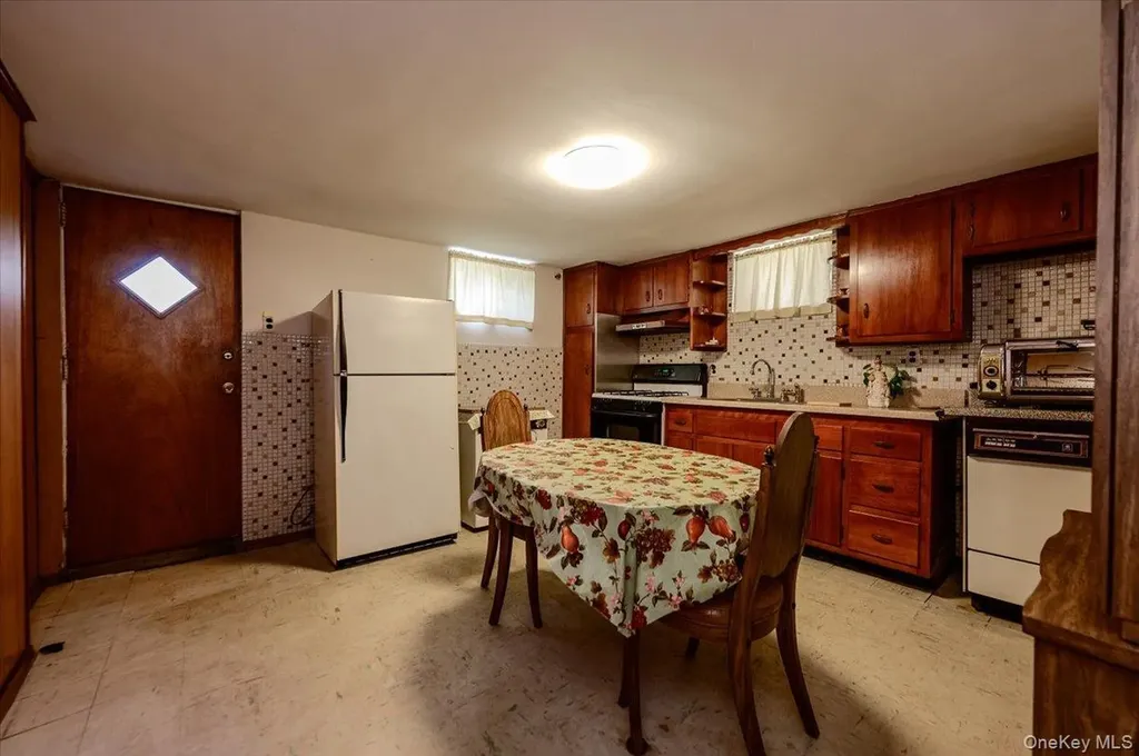 3061 Lasalle Avenue Bronx NY 10461