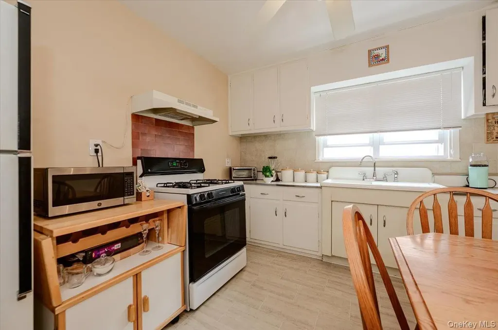 3061 Lasalle Avenue Bronx NY 10461