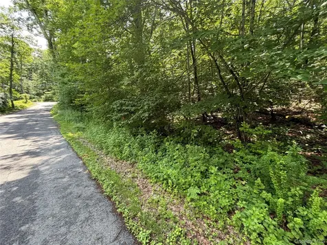 599 E Mountain Road N Cold Spring NY 10516