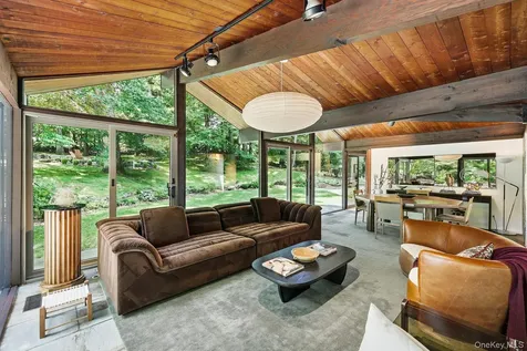 670 Long Hill Road W Briarcliff Manor NY 10510