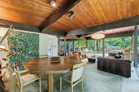 670 Long Hill Road W Briarcliff Manor NY 10510