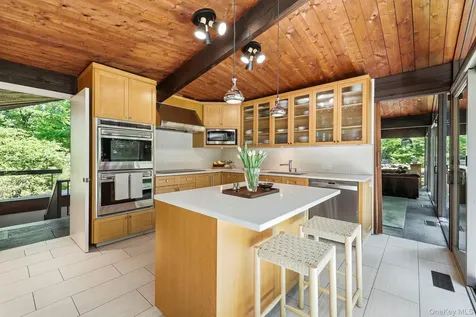 670 Long Hill Road W Briarcliff Manor NY 10510