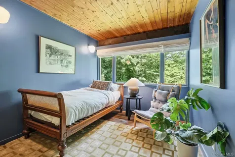 670 Long Hill Road W Briarcliff Manor NY 10510
