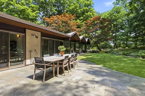 670 Long Hill Road W Briarcliff Manor NY 10510