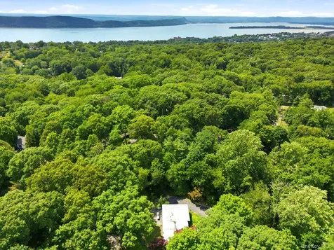 670 Long Hill Road W Briarcliff Manor NY 10510