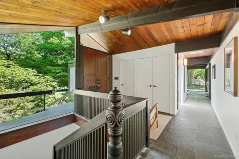 670 Long Hill Road W Briarcliff Manor NY 10510