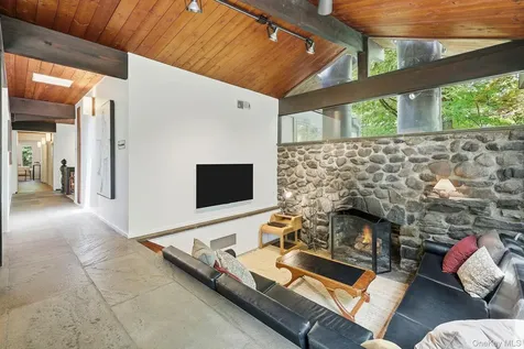670 Long Hill Road W Briarcliff Manor NY 10510