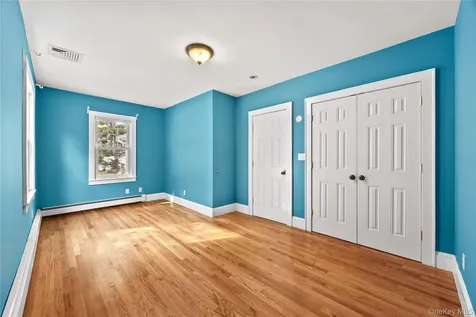 15 Pershing Avenue Locust Valley NY 11560