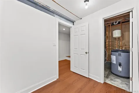 15 Pershing Avenue Locust Valley NY 11560