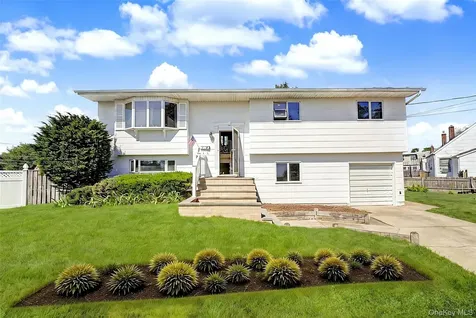 14 Laurel Place Bethpage NY 11714