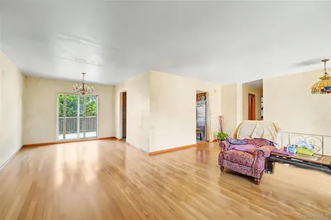 14 Laurel Place Bethpage NY 11714